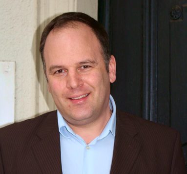 Dr. Julius Leonhard ist seit 2021 der Leiter des Stadtarchivs