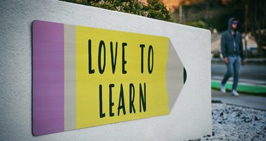Wanddeko Bleistift mit Beschriftung "love to learn"