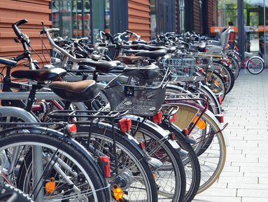 Fahrräder vor dem ECE in Wiesdorf