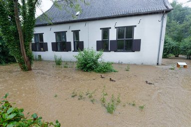 Hochwasser des Wiembachs am NaturGut Ophoven