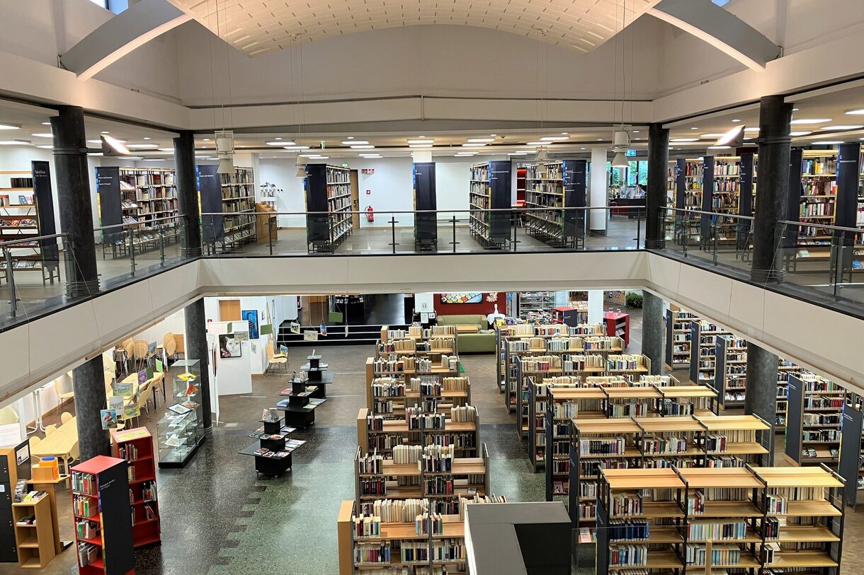 Stadtbibliothek Leverkusen - von der Galerie aus betrachtet