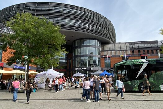 Der Rathausvorplatz