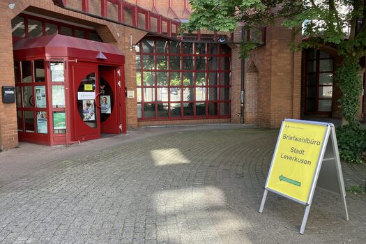 Eingang des Briefwahlbüros in der Hauptstraße