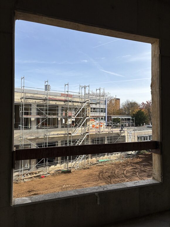 Innenhof Rohbau Regenbogenschule