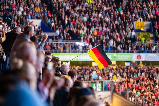 Symbolbild Olympia Menschen im Stadion
