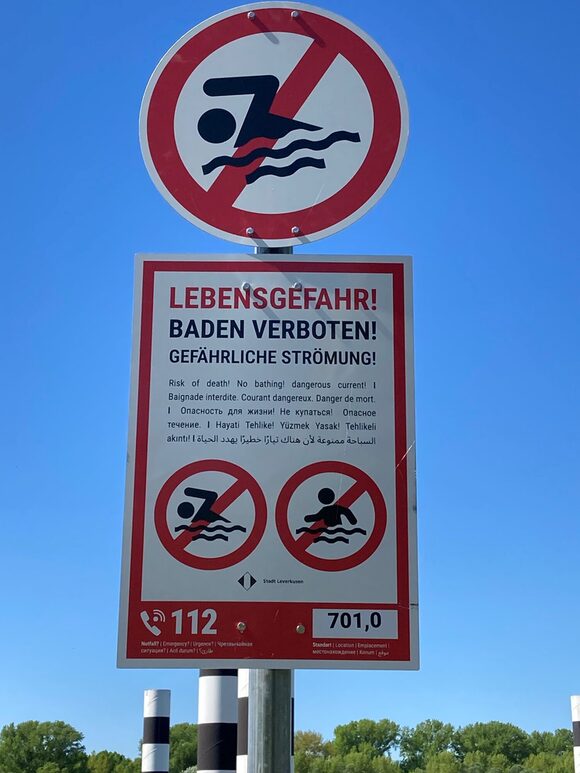 Schild Badeverbot (nah) Wacht am Rhein