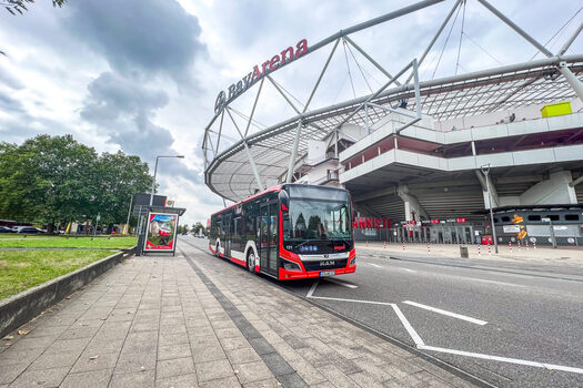 Wupsi Bus vor BayArena