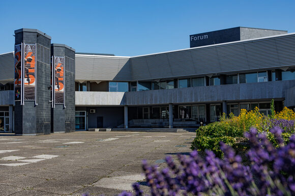 Vorplatz des Forums Leverkusen