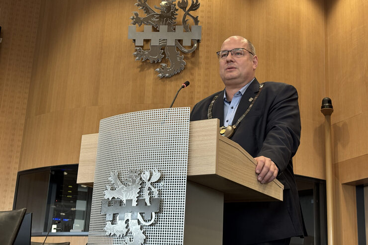 Oberbürgermeister Stefan Hebbel am Rednerpult