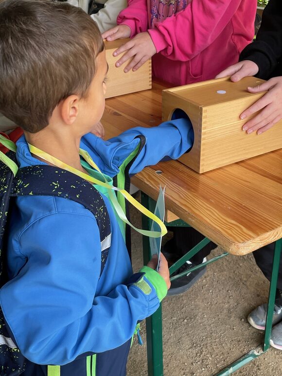 Forschen an den Stationen