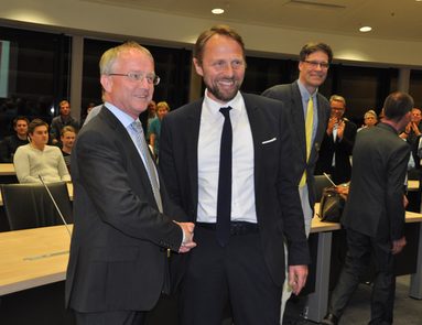 Wahlsieger Rüdiger Scholz (lks.) und Oberbürgermeister Uwe Richrath