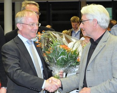 Gratulation für den Wahlsieger Rüdiger Scholz (lks.)