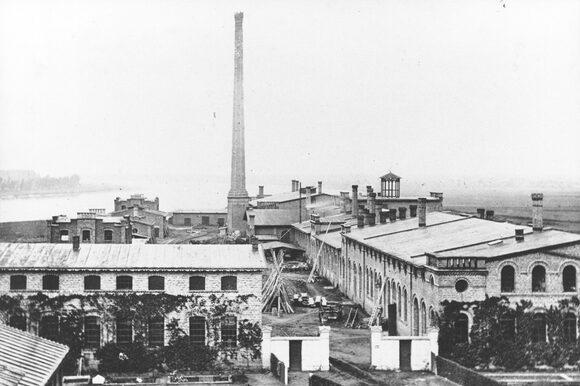 Historische Aufnahme: Ultramarinfabrik von Dr. Carl Leverkus um 1870