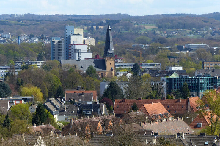 Blick auf Manfort mit Kirche St. Joseph