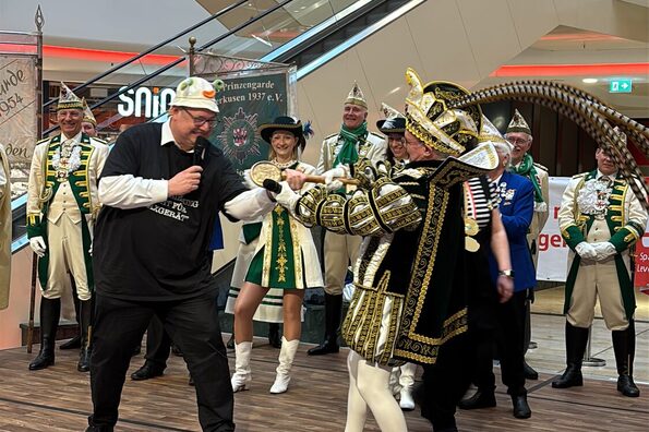 Prinz Rogério I. und Oberbürgermeister Stefan Hebel