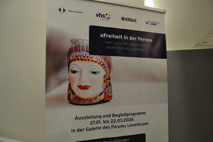 Plakat der Ausstellung "Freiheit in der Ferne" in der Galerie im Forum 2026